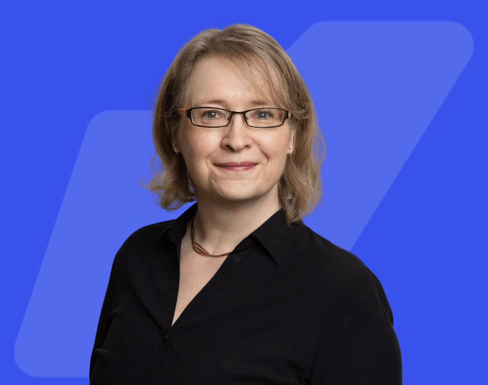 Katharina lächelt in Kamera